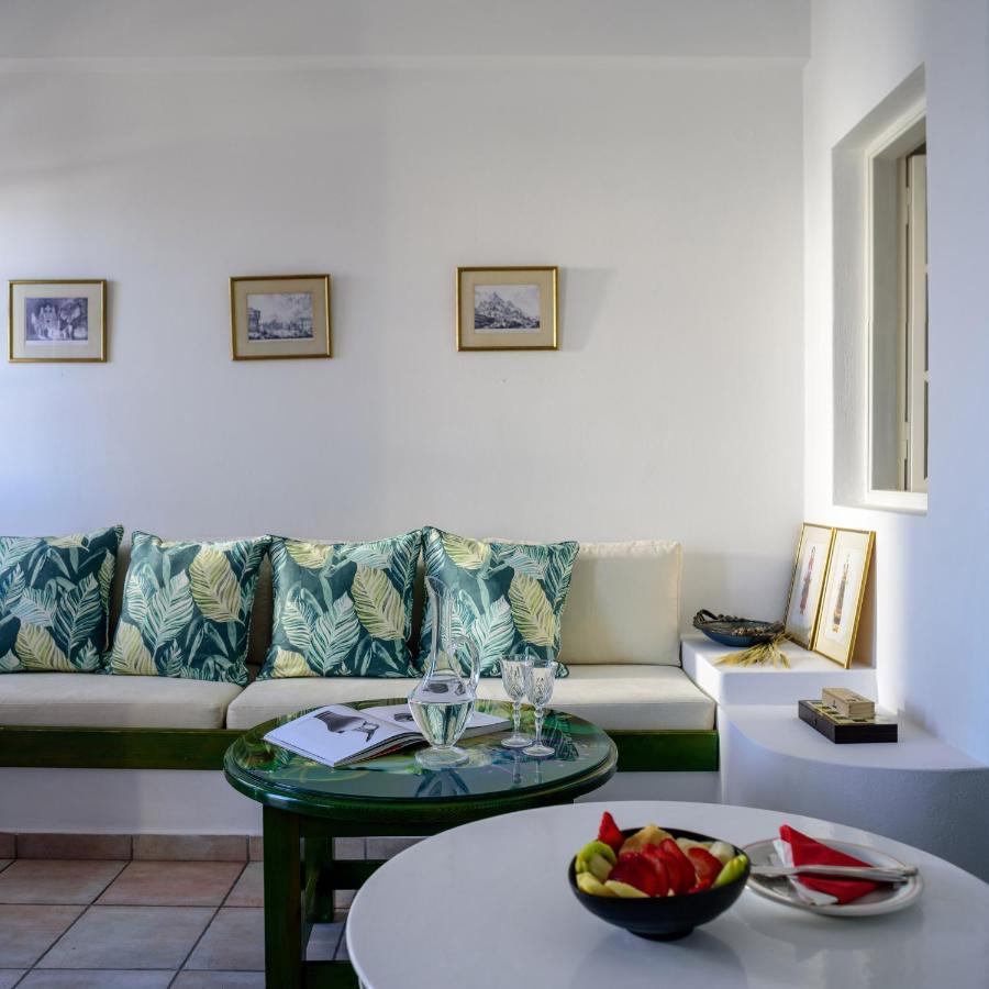 Nikos Apartahotel Oia (Santorini)