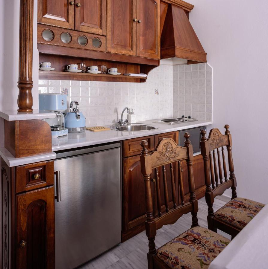 Apartahotel Nikos 4*