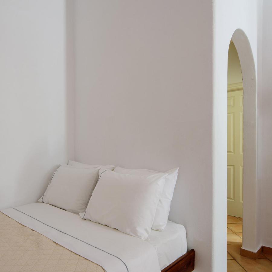 Nikos Apartahotel 4*
